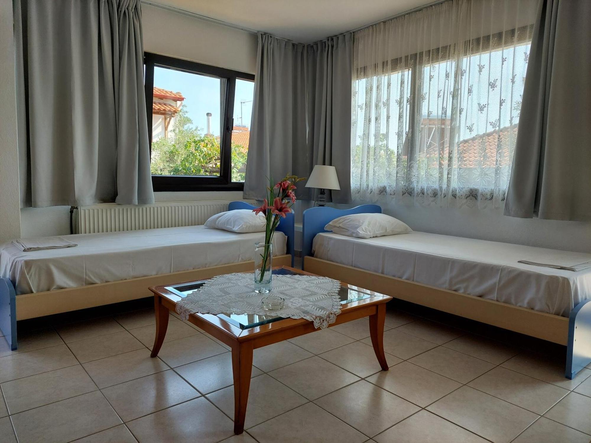 Dora'S House Comfortable Apartment With A Yard And View Pyrgadikia Exterior photo